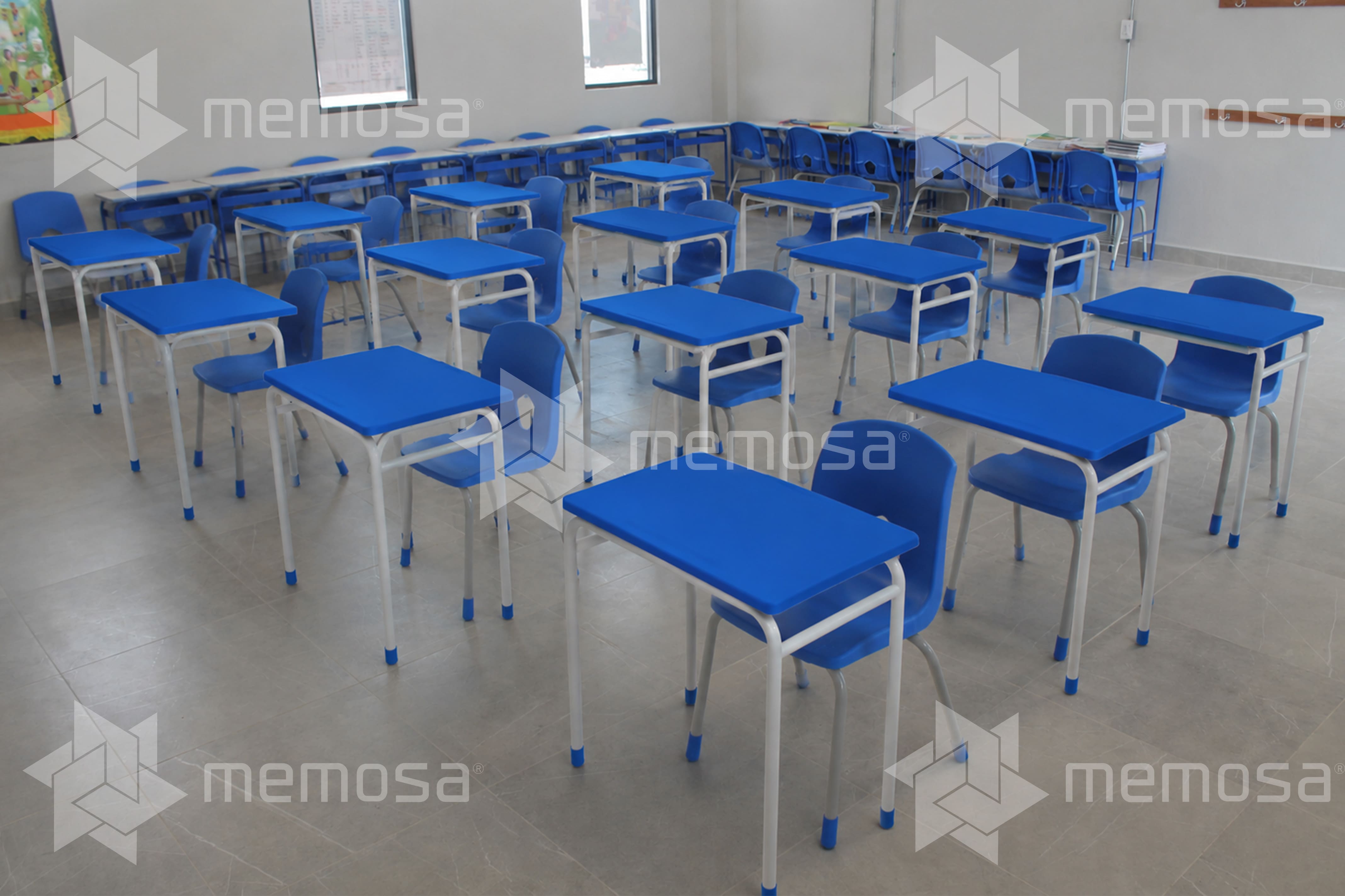 Mesa Escolar Bravo sin papelera y Silla Bravo HB para primaria baja de Memosa, estructura tubular 1 pulgada, cubierta de polipropileno antiestático 60x40 cm y regatones Highboot