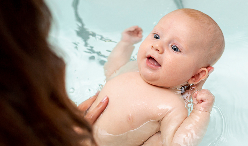 baño de artesa-herramienta esencial para higiene de los bebés