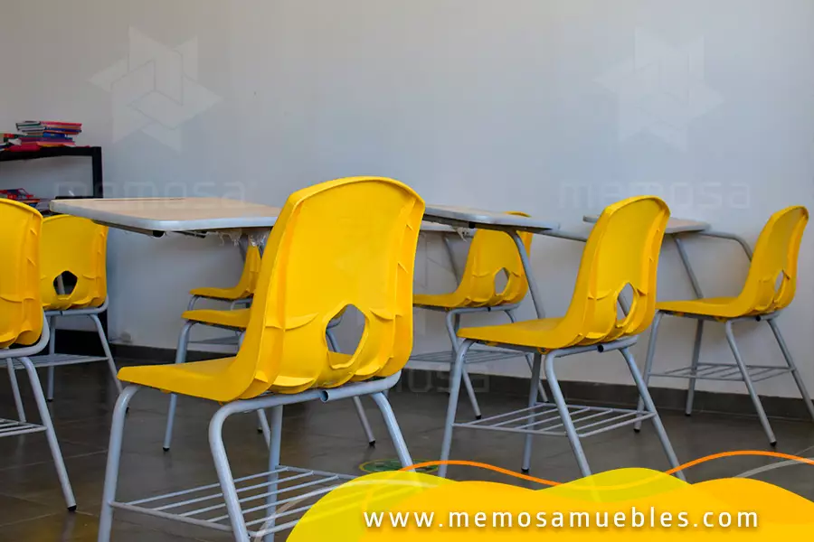 Pupitres con Paleta Grande de MDF